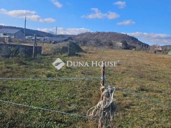 Eladó telek Csákvár, Zártkert 2838 nm