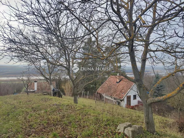 Eladó ház Bicske, Zártkert 30 nm