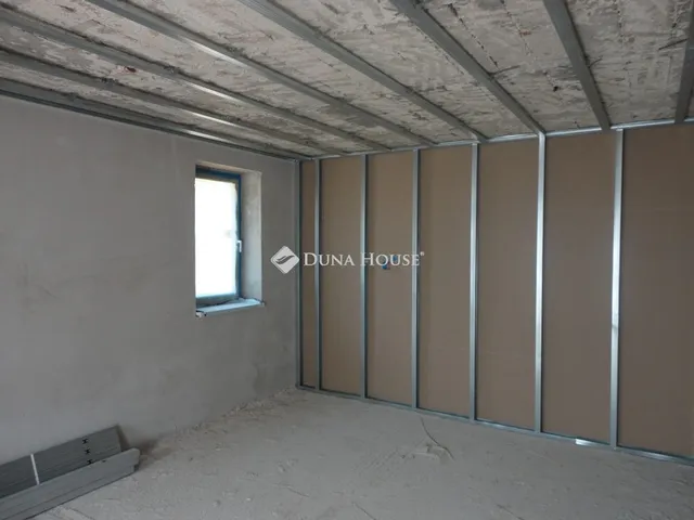 Eladó lakás Bicske, Csákvári utca 32 nm