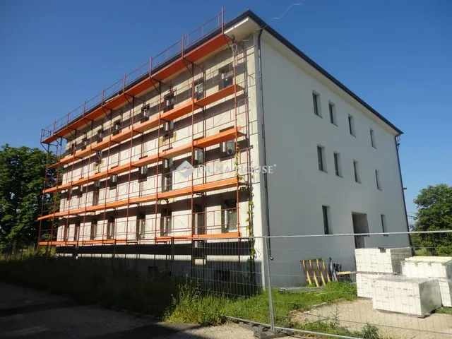 Eladó lakás Bicske, Csákvári utca 32 nm