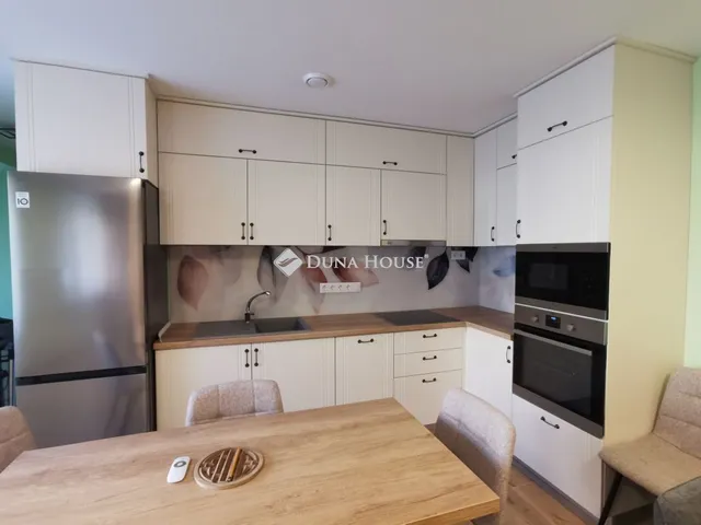 Eladó lakás Tata, Kocsi utca 54 nm