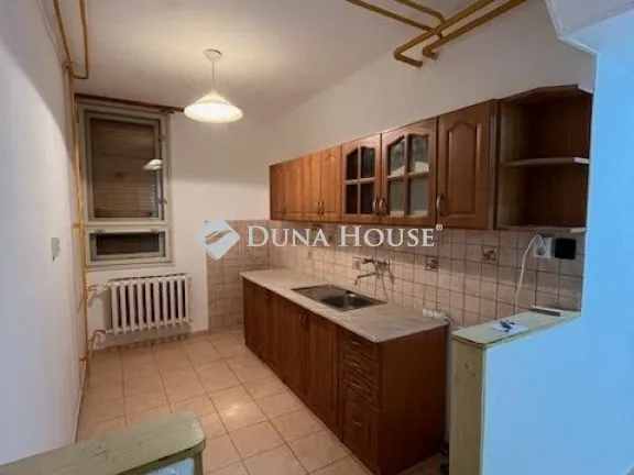 Kiadó lakás Tatabánya, Mártírok útja 39 nm