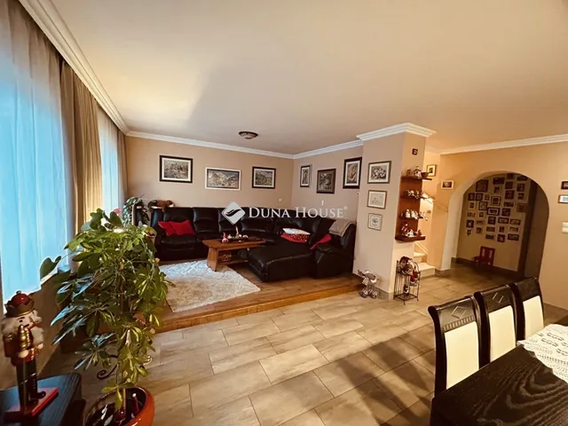 Eladó ház Felcsút 201 nm