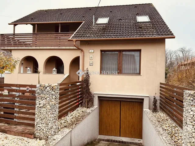 Eladó ház Felcsút, Vereckei köz 201 nm