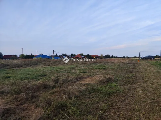 Eladó telek Kulcs, Rácalmási út 1218 nm