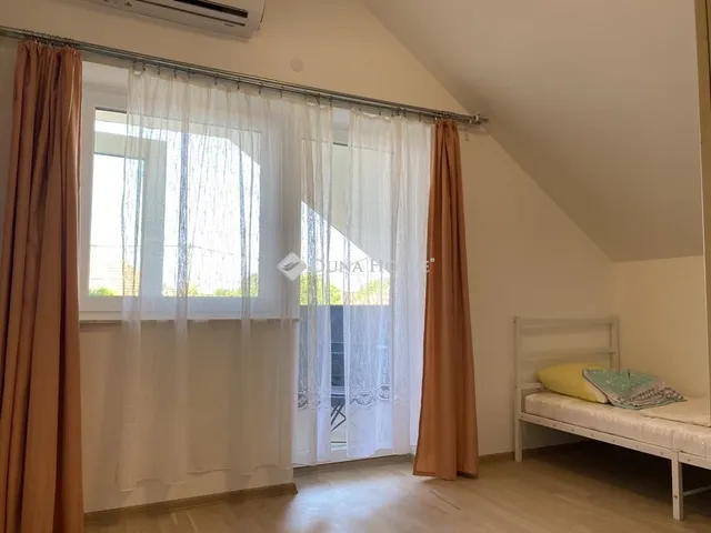 Kiadó ház Mány, Sport utca 84 nm