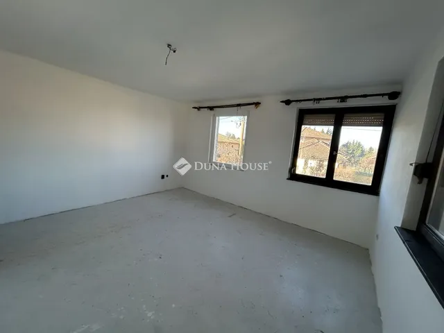 Eladó ház Szárliget, Iskola utca 74 nm