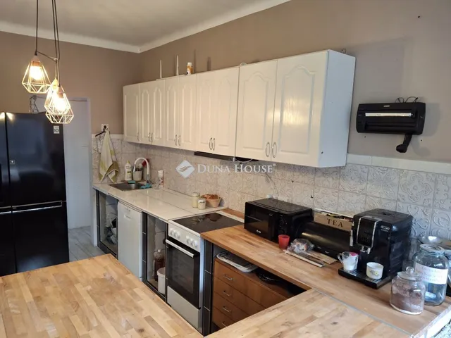 Eladó ház Sárisáp, Május 1. sor 115 nm