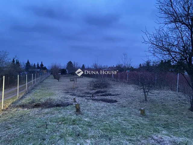 Eladó telek Csabdi, Zártkert 1296 nm