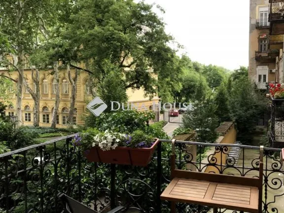 Eladó lakás Budapest II. kerület 117 nm