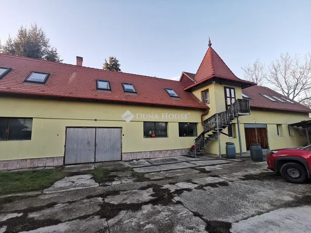 Eladó ház Tata, Táncsics Mihály utca 154 nm