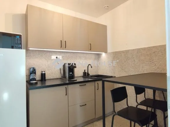 Eladó kereskedelmi és ipari ingatlan Dorog, Esztergomi út 70 nm