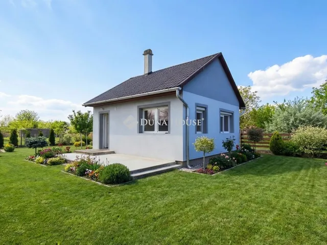 Eladó ház Felcsút 30 nm