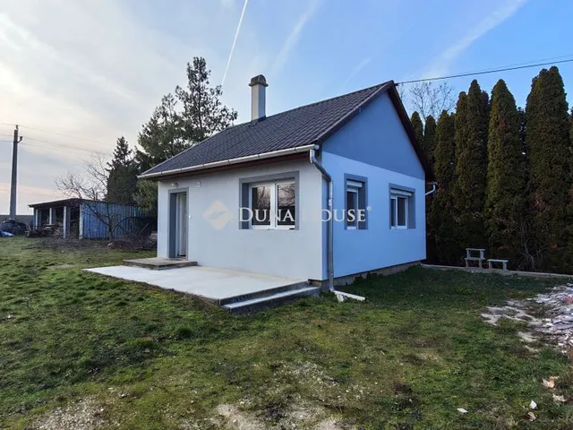 Eladó ház Felcsút 30 nm