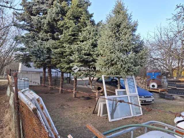 Eladó telek Csabdi, Előhegy 1465 nm