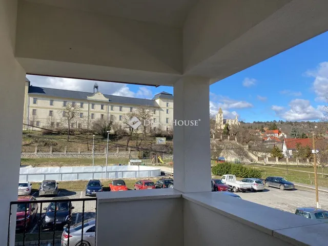 Kiadó lakás Zsámbék, Zichy Miklós tér 52 nm