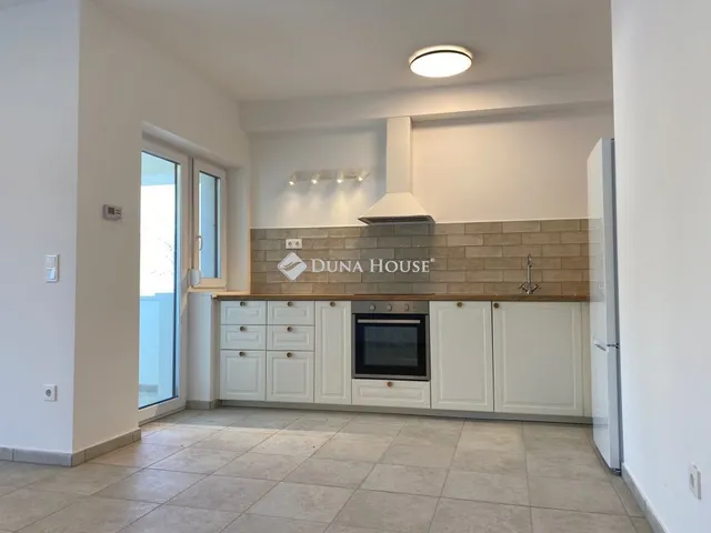 Kiadó lakás Zsámbék, Zichy Miklós tér 52 nm