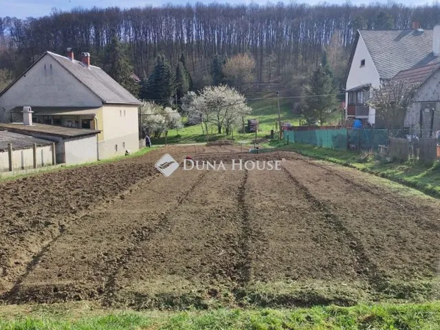 Eladó telek Keszeg 1020 nm