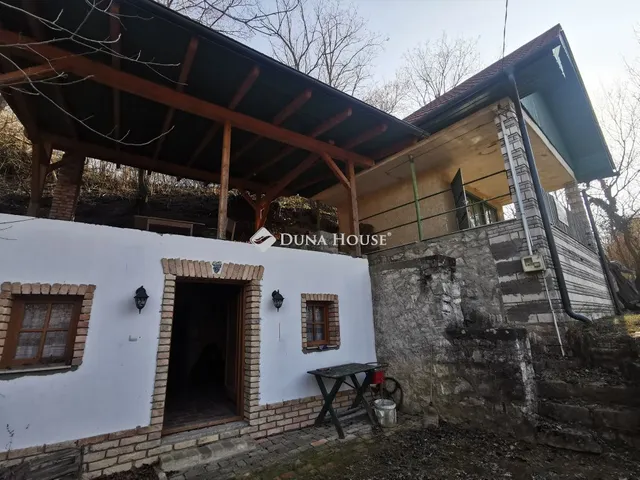 Eladó üdülő és hétvégi ház Süttő, Külterület 58 nm