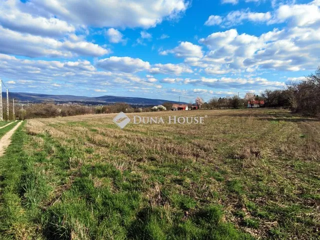 Eladó telek Tata 2345 nm