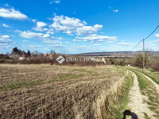 Eladó telek Tata 2345 nm