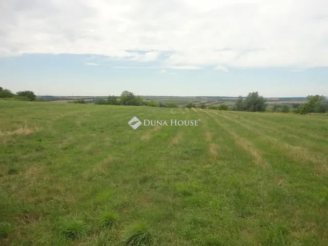 Eladó telek Bicske 2164 nm