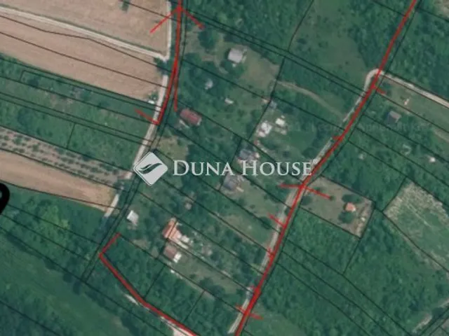 Eladó telek Tök 958 nm