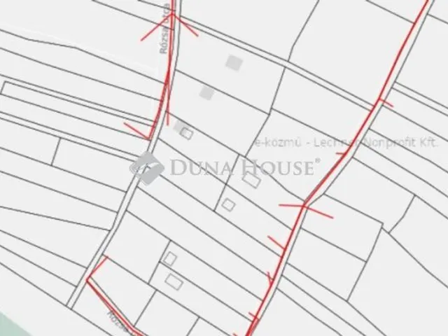 Eladó telek Tök, Zártkert 958 nm