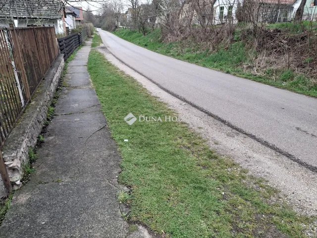 Eladó telek Vértesacsa, József Attila utca 1256 nm