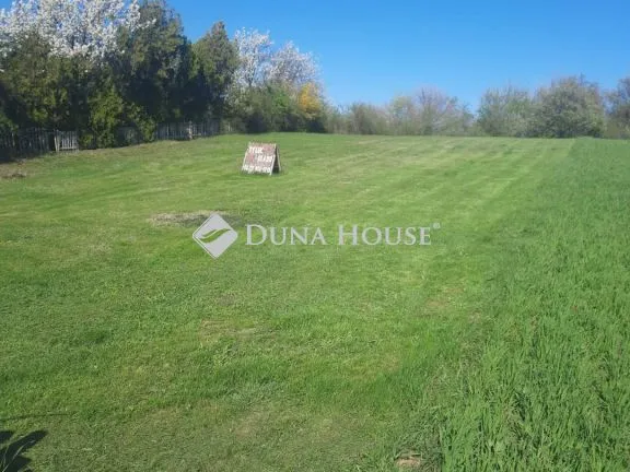 Eladó telek Mány, Sport utca 1000 nm