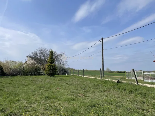 Eladó telek Perbál, Máriahalmi utca 1984 nm