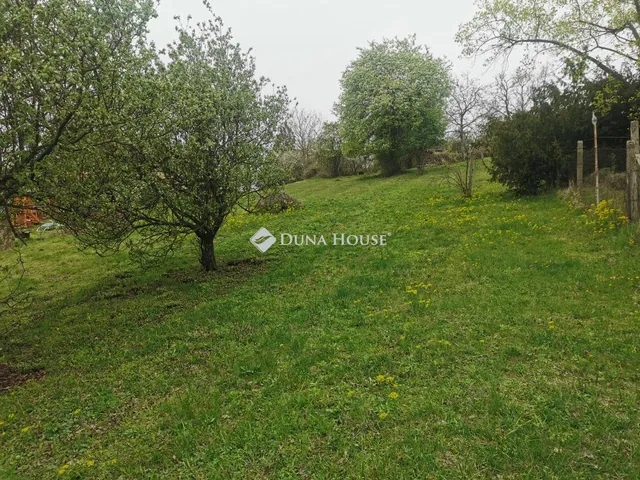 Eladó telek Baj, Gallina Ugod út 1848 nm