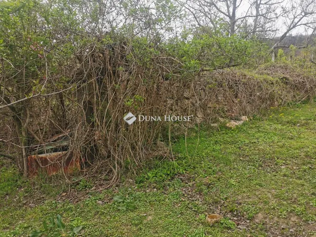 Eladó telek Baj, Gallina Ugod út 1848 nm