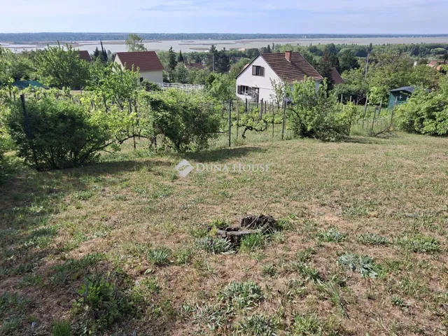 Eladó telek Velence, Sárgaföldes út 948 nm