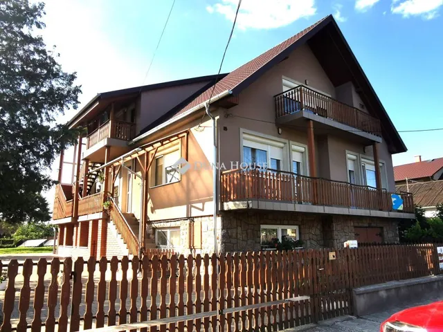Eladó ház Bana 241 nm