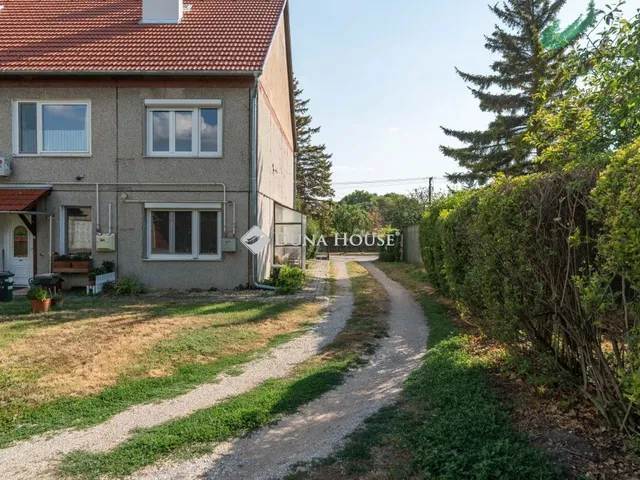 Eladó lakás Csákvár 132 nm