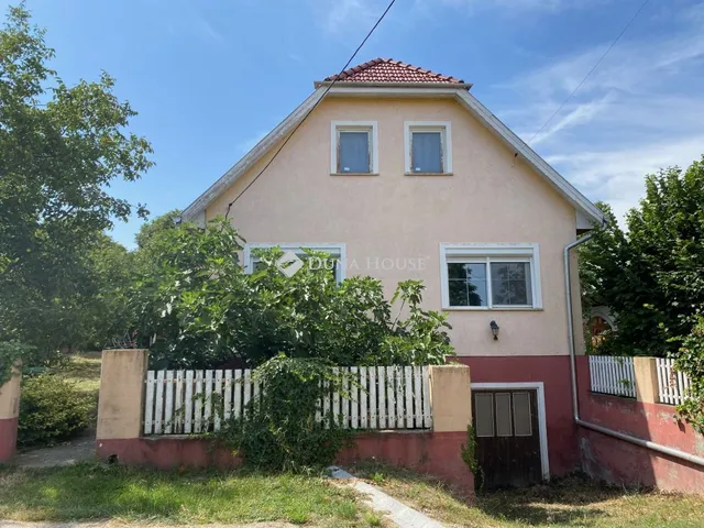 Eladó ház Vértesboglár, Pince köz 148 nm