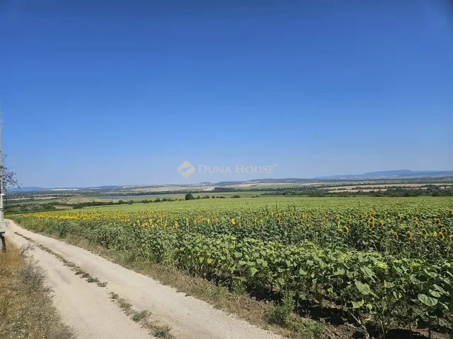 Eladó telek Bicske 980 nm
