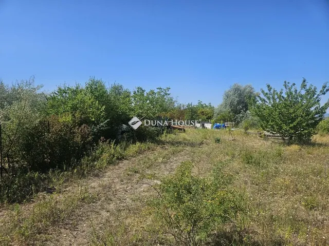 Eladó telek Bicske, Zártkert 980 nm