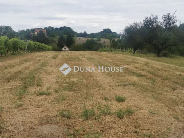 Eladó telek Baj, Agostyáni dűlő 2687 nm