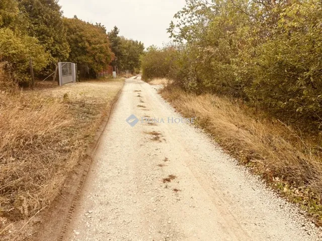 Eladó telek Mány, János hegy utca 1840 nm