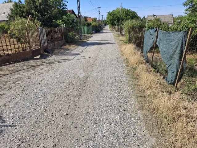 Eladó ház Kulcs, Tavasz utca 35 nm