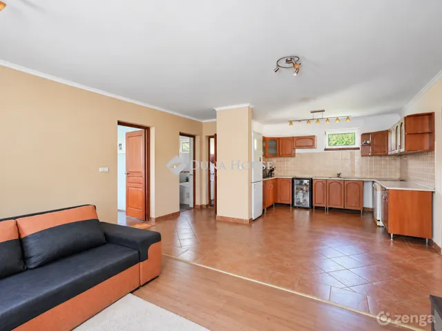 Eladó ház Mány, Petőfi Sándor utca 160 nm