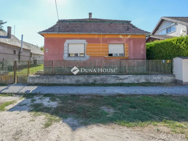 Eladó ház Mány, Petőfi Sándor utca 160 nm