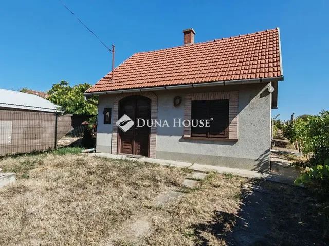 Eladó mezőgazdasági ingatlan Bicske 30 nm