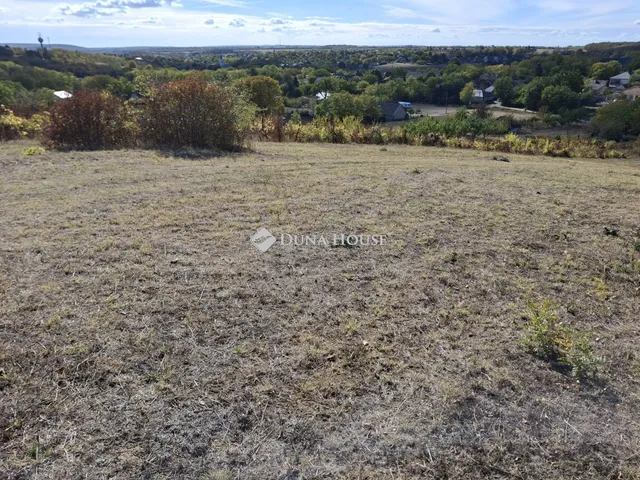 Eladó telek Mány, Zártkert 1500 nm
