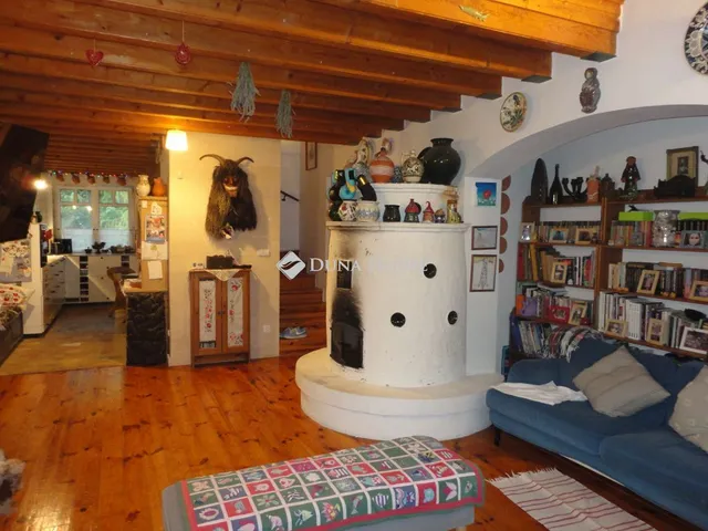 Eladó ház Etyek 210 nm