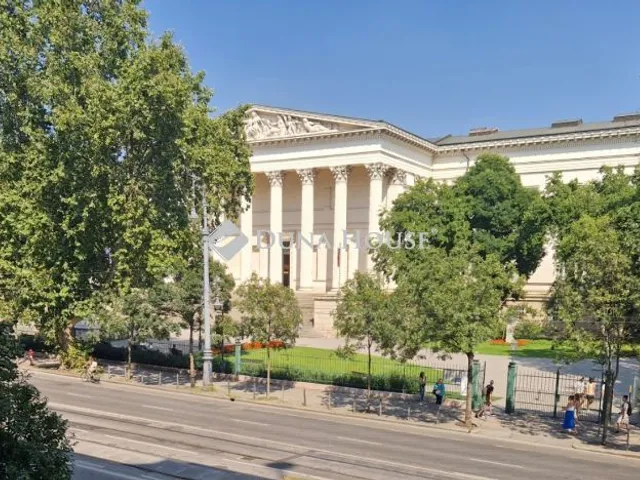 Eladó lakás Budapest V. kerület 56 nm