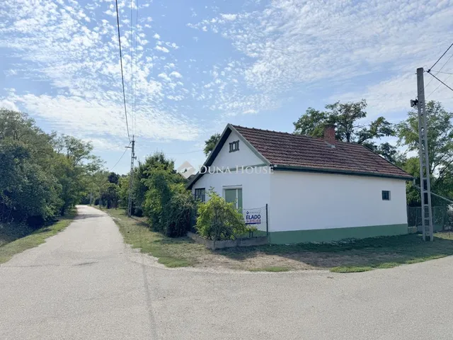 Eladó ház Tiszaroff, Baross utca 45 nm