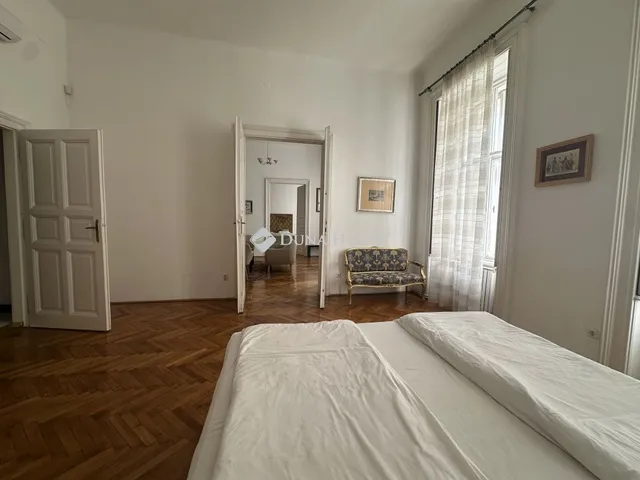 Kiadó lakás Budapest V. kerület 117 nm